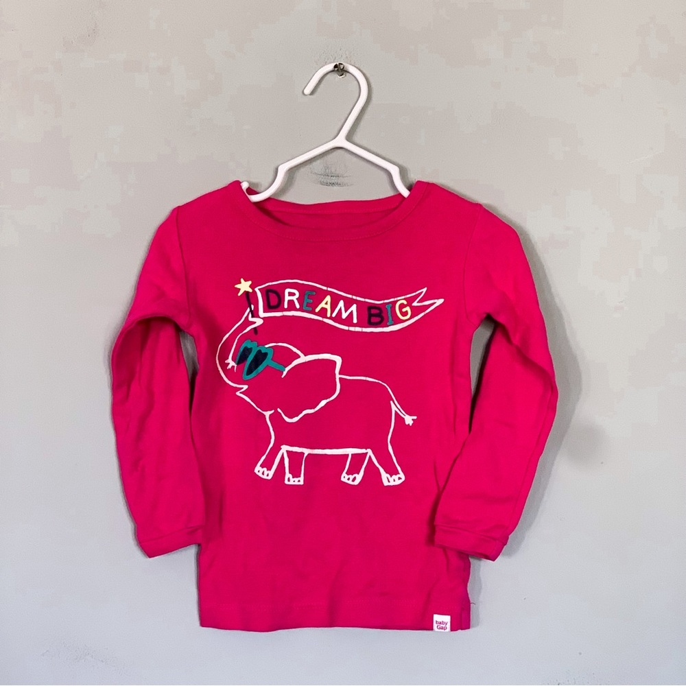 GAP • Graphic Long Sleeved Tee